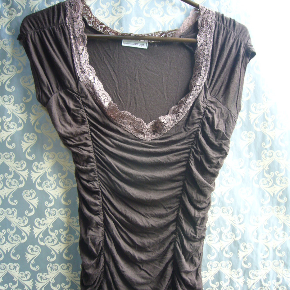 Refuge Brown Ruched  Fitted Top - Lace Trim - S